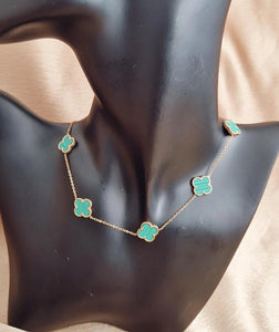 Collier en acier inoxydable trèfles verts