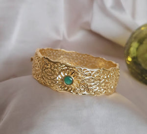 Bracelet jonc manchette en acier oriental beldi ajouré et pierre verte