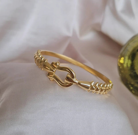 Bracelet jonc en acier inoxydable boucle et pics