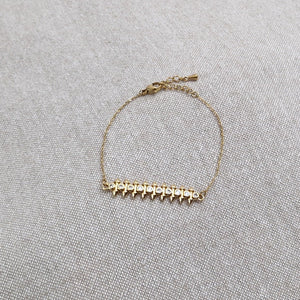 Bracelet en acier inoxydable ligne striée et strass