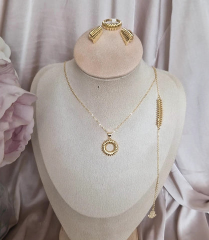 Ensemble Collier + boucles d'oreilles + bague + bracelet fin assortis