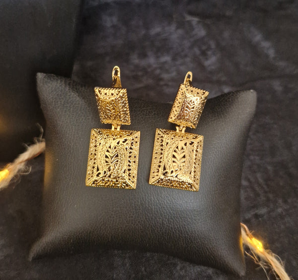 Ensemble Collier + bague + boucles d'oreilles assorties ajourées