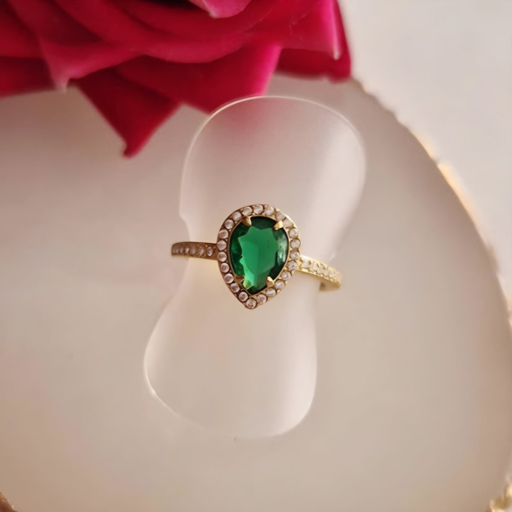 Bague ajustable en acier inoxydable pierre verte solitaire et strass