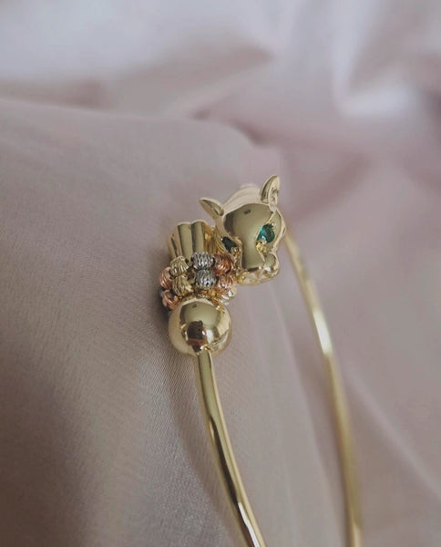 Bracelet jonc panthère yeux verts et perles ajustable