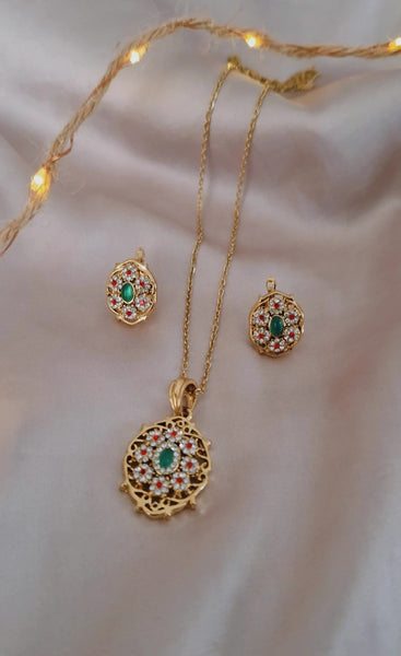 Ensemble Collier + boucles d'oreilles assorties en acier inoxydable beldi