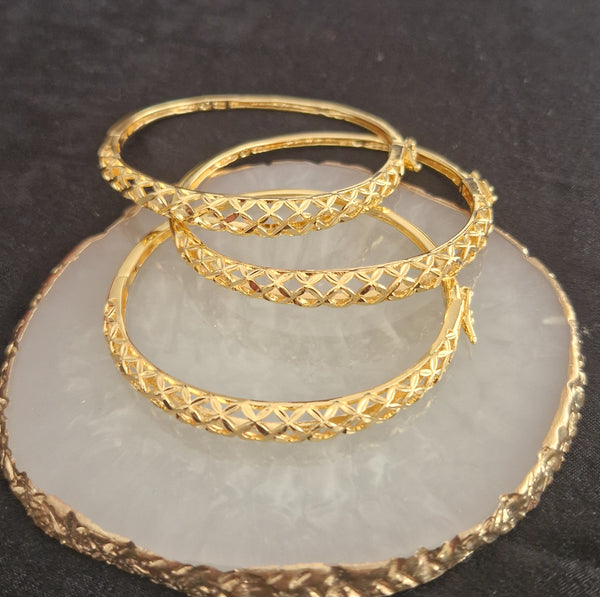 Bracelet jonc en acier inoxydable maille ajourée (vendu à l'unité)