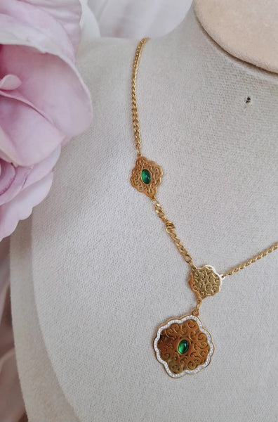 Collier en acier inoxydable grosse maille beldi et pierre verte