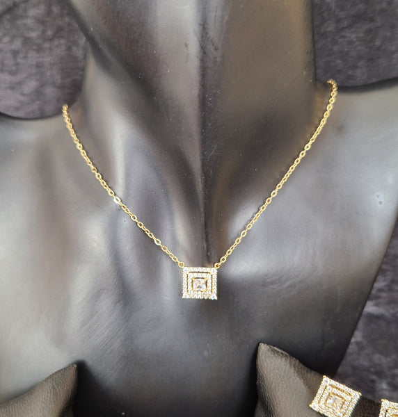 Ensemble Collier + bracelet fin + boucles d'oreilles assorties carrés strass
