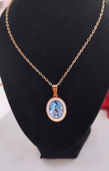 Collier en acier inoxydable avec pendentif pierre Bleue et strass